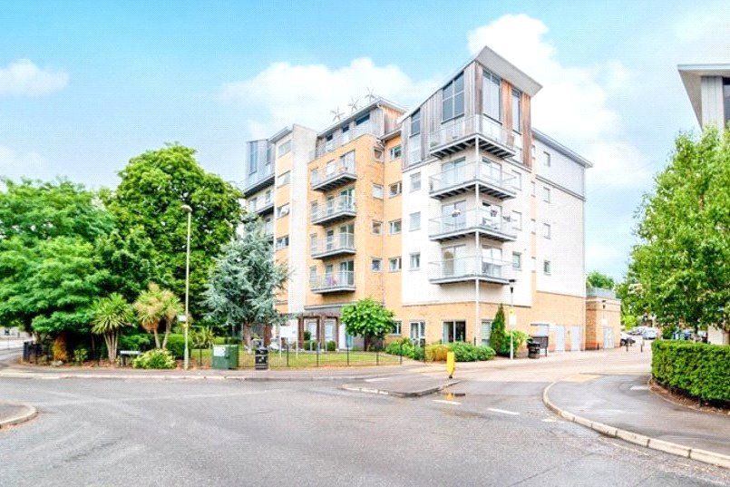 2 bed flat for sale in Coombe Way, Farnborough, Hampshire GU14 Zoopla