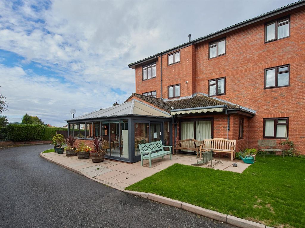 2 bed flat for sale in Ashby Road, Hinckley LE10 Zoopla