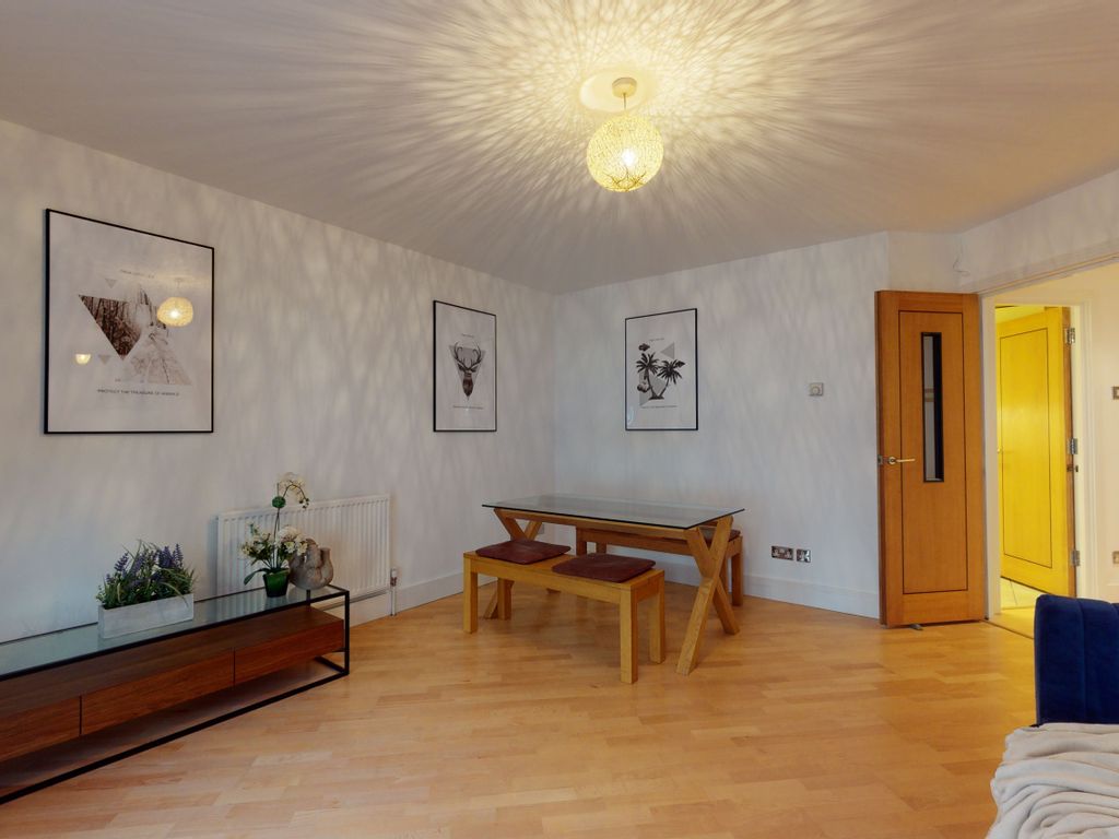 2 bed flat to rent in Farringdon Road, London EC1M Zoopla