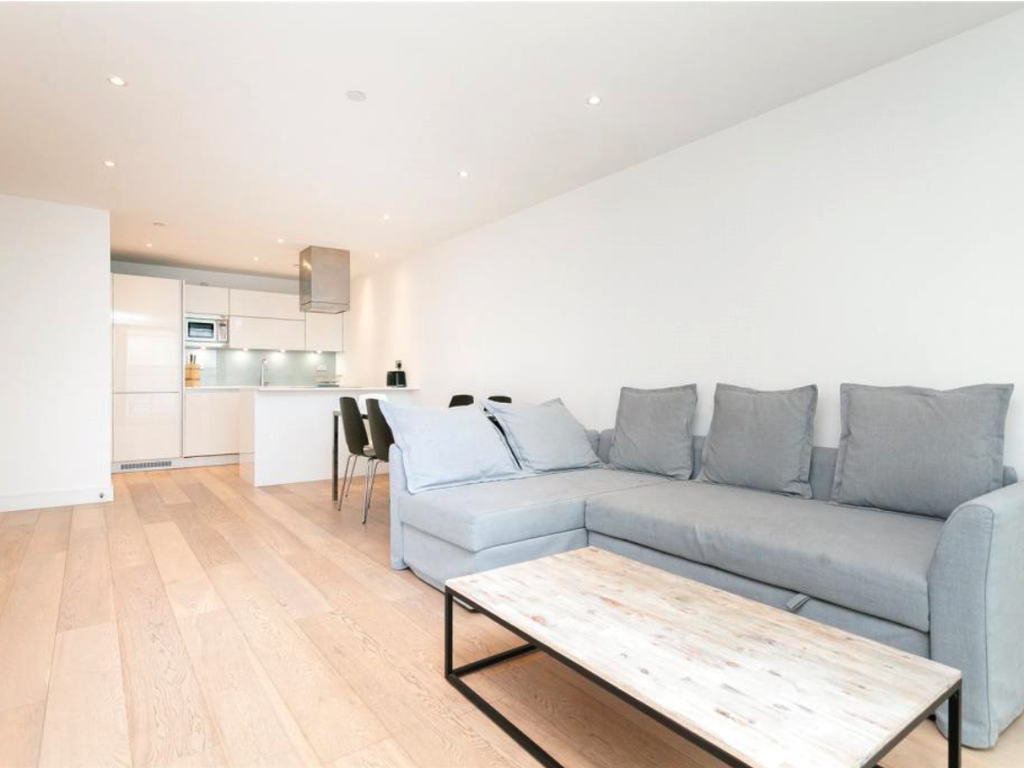 2 bed flat to rent in Kensington Apartments, Commercial Street, London