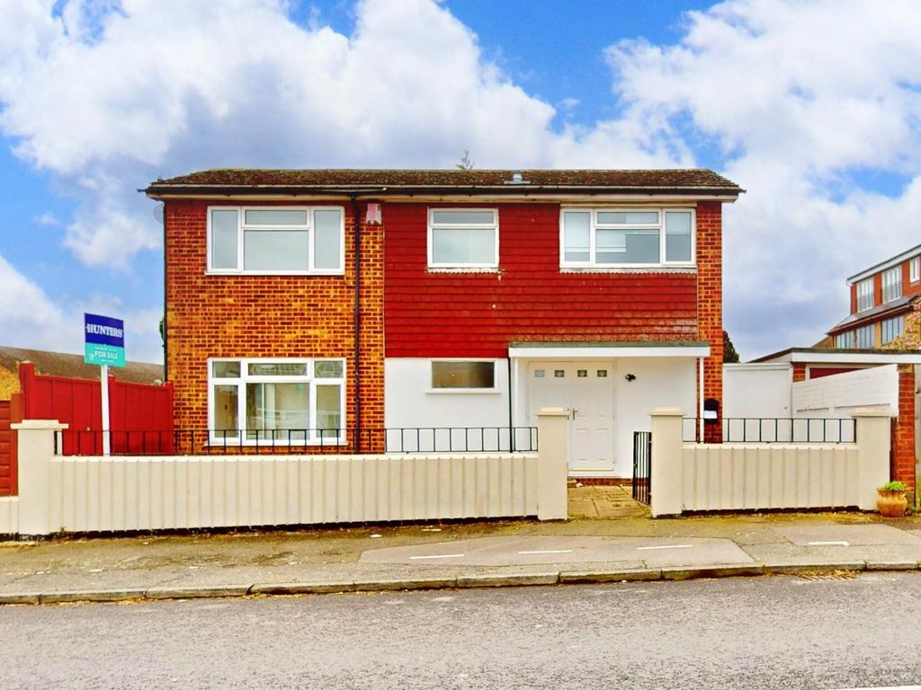 3 bed detached house for sale in Cornell Way, Collier Row, Romford RM5