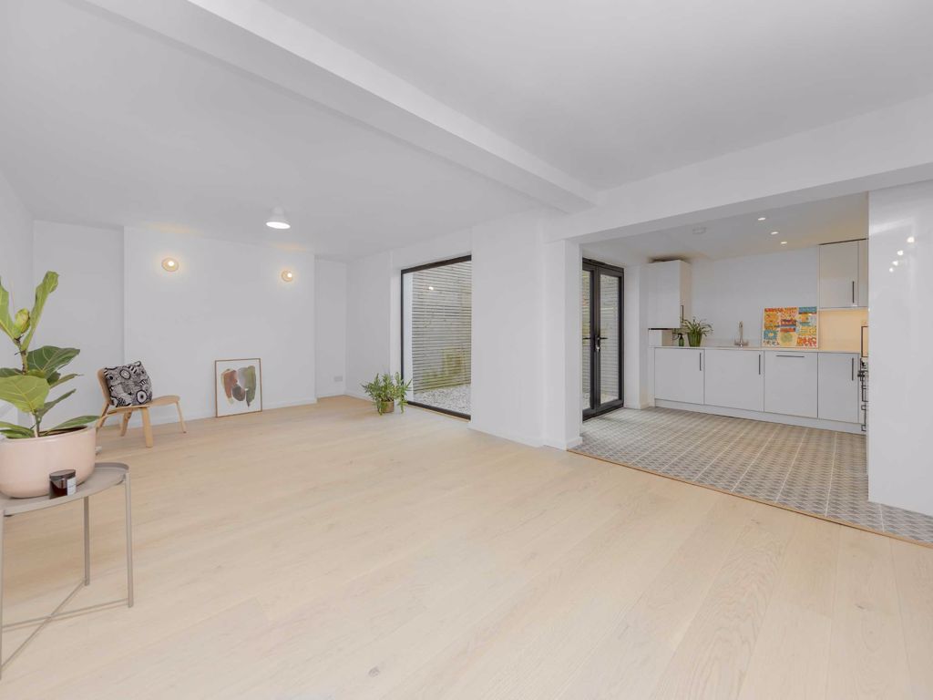 1 bed flat for sale in Hanley Road, London N4 Zoopla