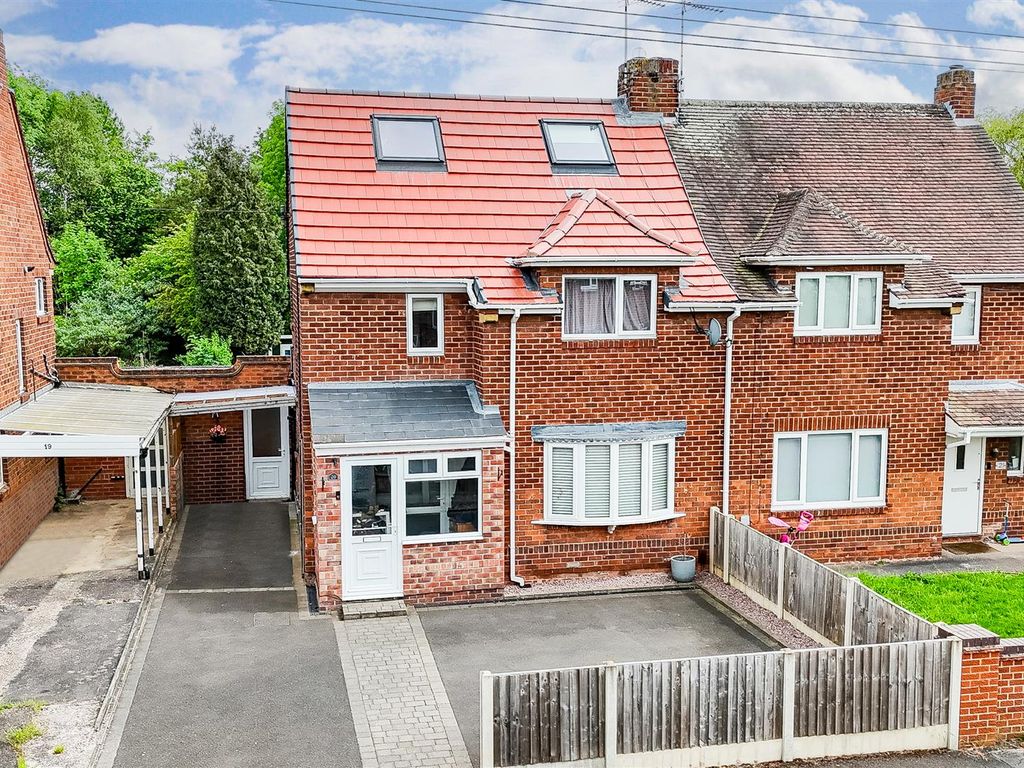 5 bed semidetached house for sale in Ridgeway Close, West Bridgford