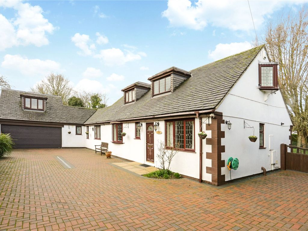 4 bed bungalow for sale in Gas Lane, Cricklade, Wiltshire SN6 Zoopla