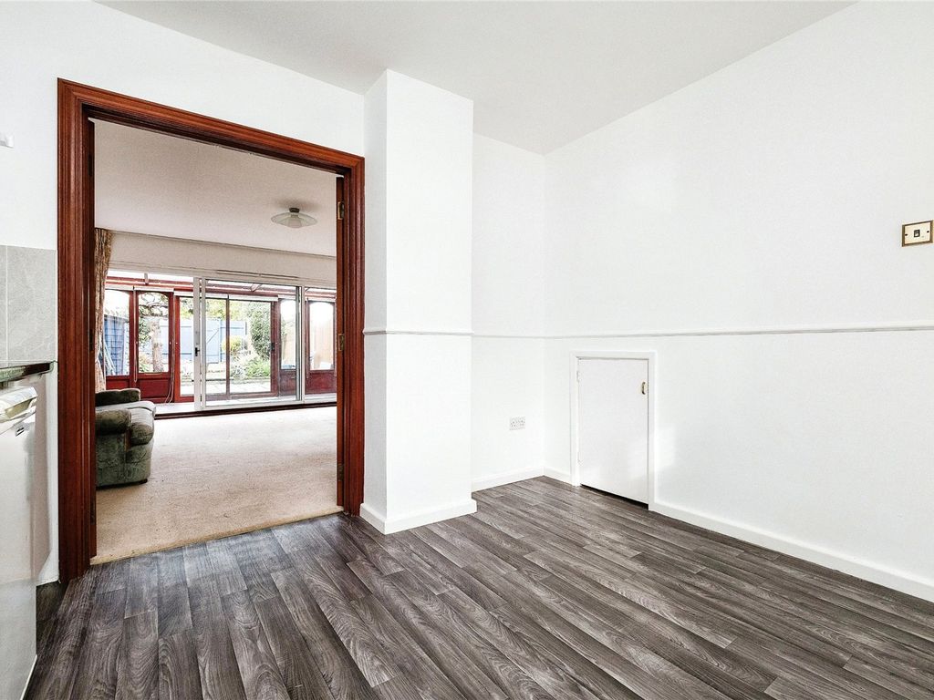 2 bed terraced house for sale in Sunnymede, Chigwell, Essex IG7, £