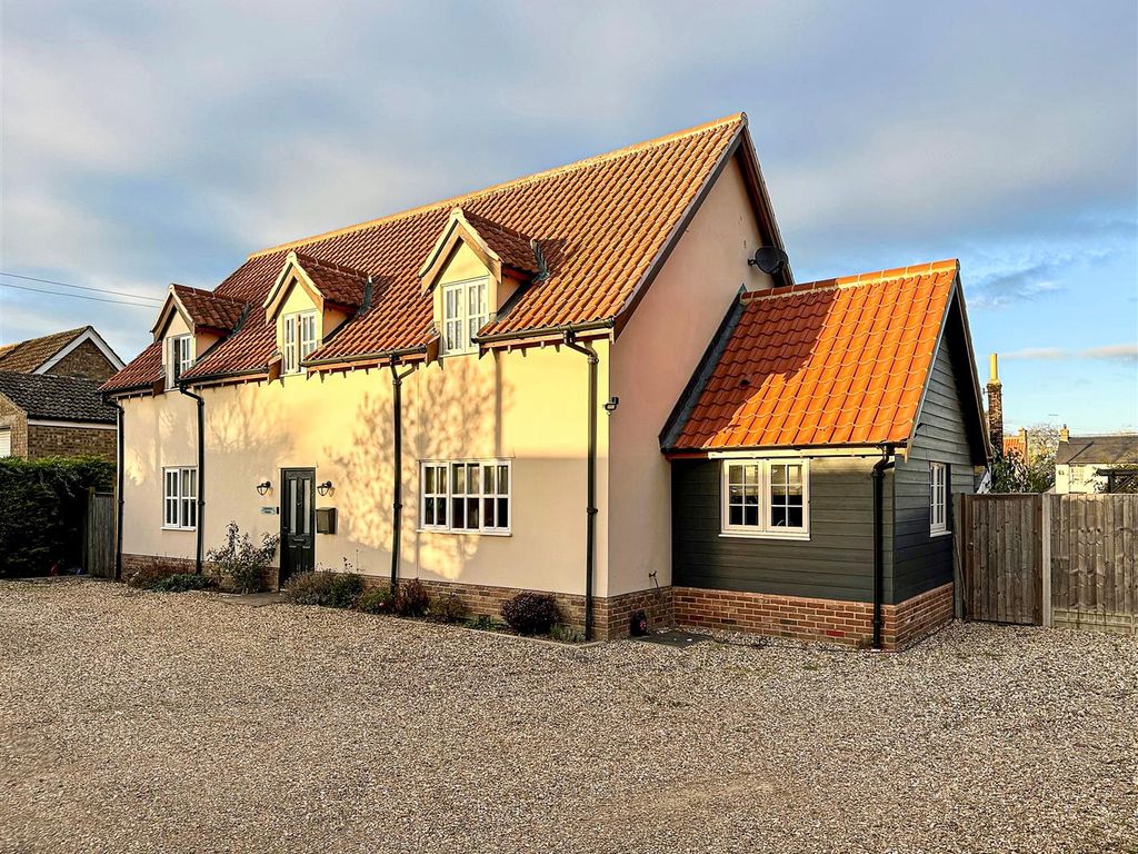 4 bed detached house for sale in 13 Back Lane, Wicken, Ely CB7, £