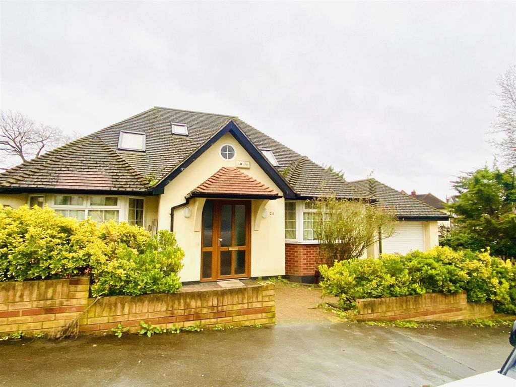 4 bed detached house for sale in Glenhurst Rise, London SE19, £700,000