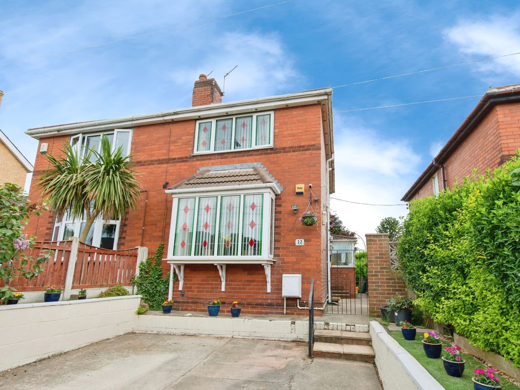 2 bed semidetached house for sale in Redhill Avenue, Castleford, West