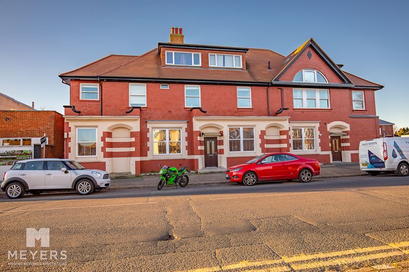 1 bed flat to rent in Wimborne Road, Moordown, Bournemouth BH9, £950