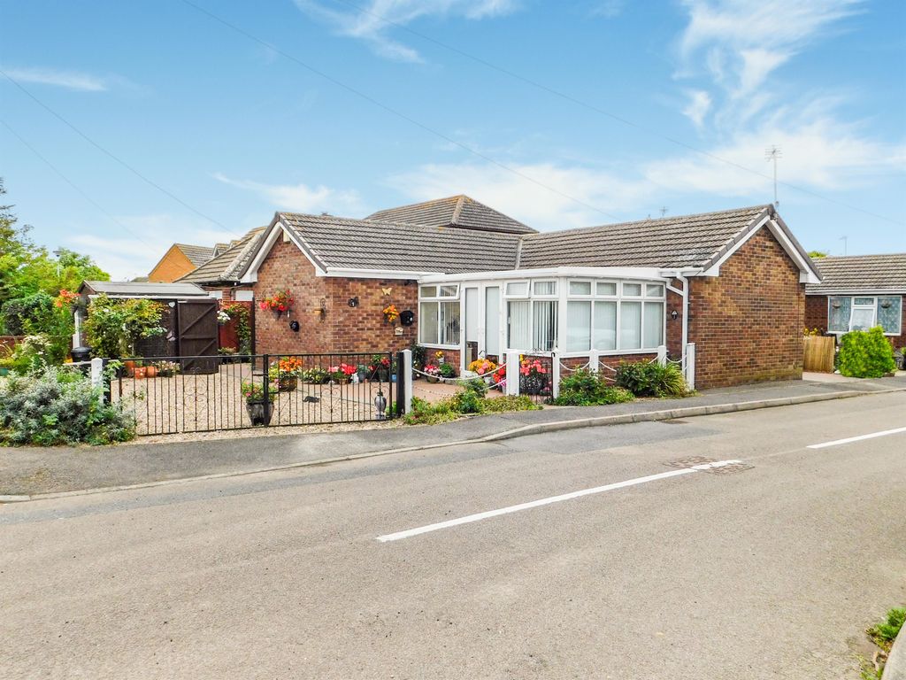 2 bed detached bungalow for sale in Palma Court, Chapel St Leonards, Skegness, Lincs PE24 Zoopla