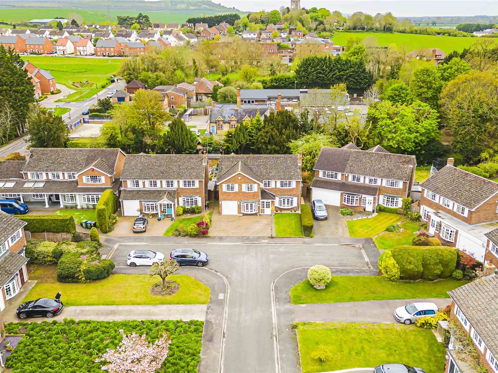 4 bed detached house for sale in St. Marys Glebe, Edlesborough