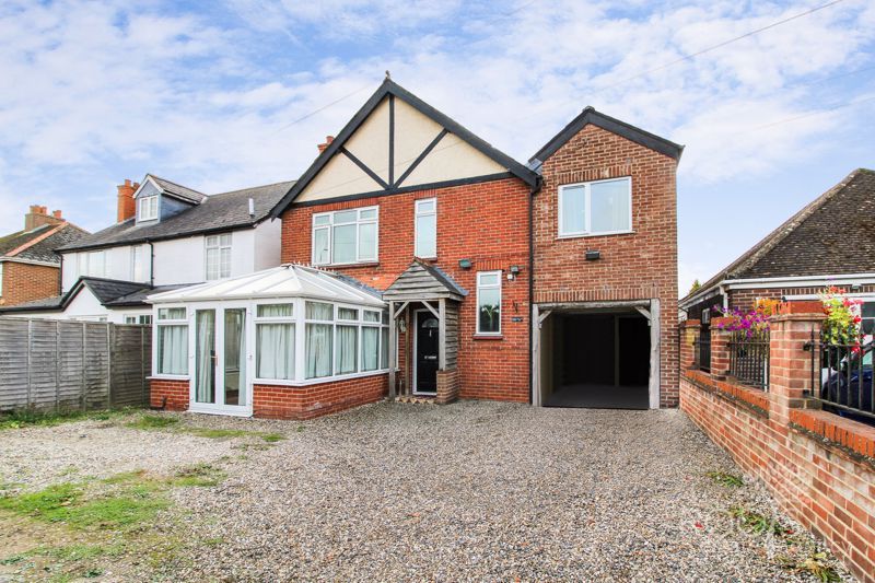 5 bed detached house for sale in Benham Hill, Thatcham RG18 Zoopla