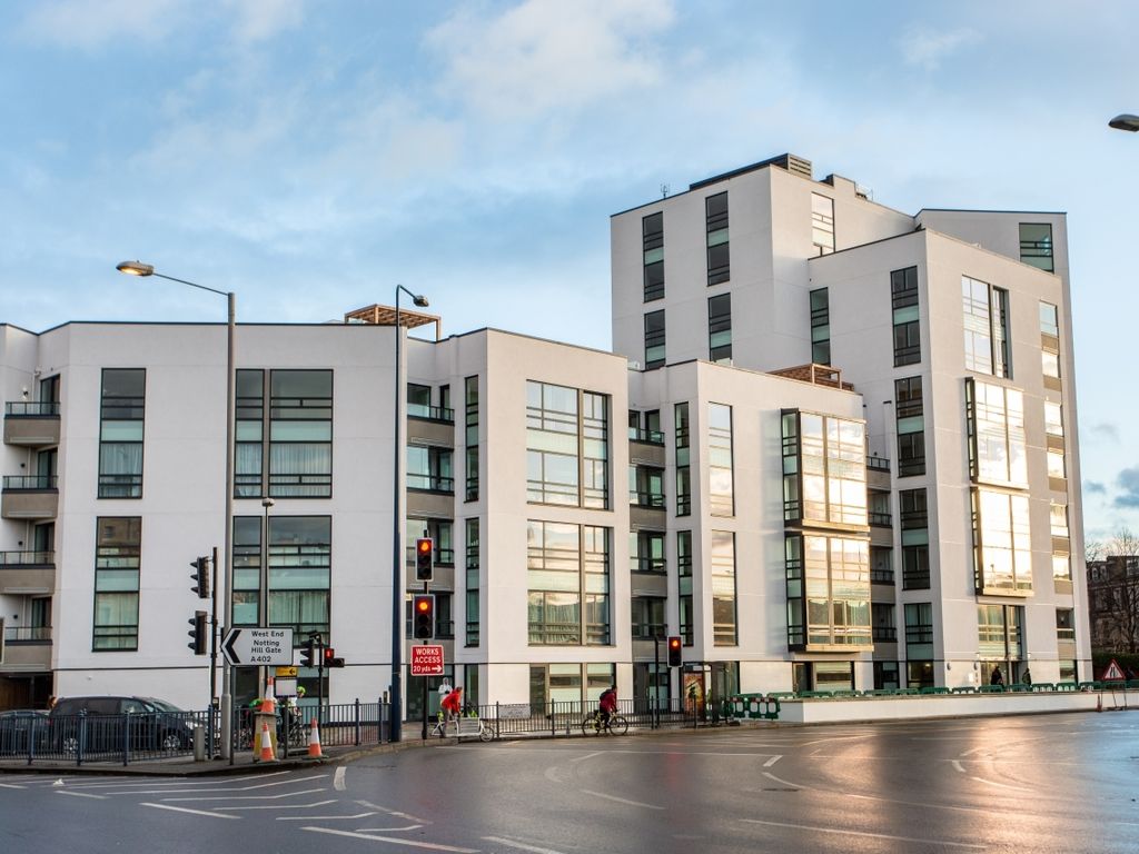 205 Holland Park Avenue, London W11  