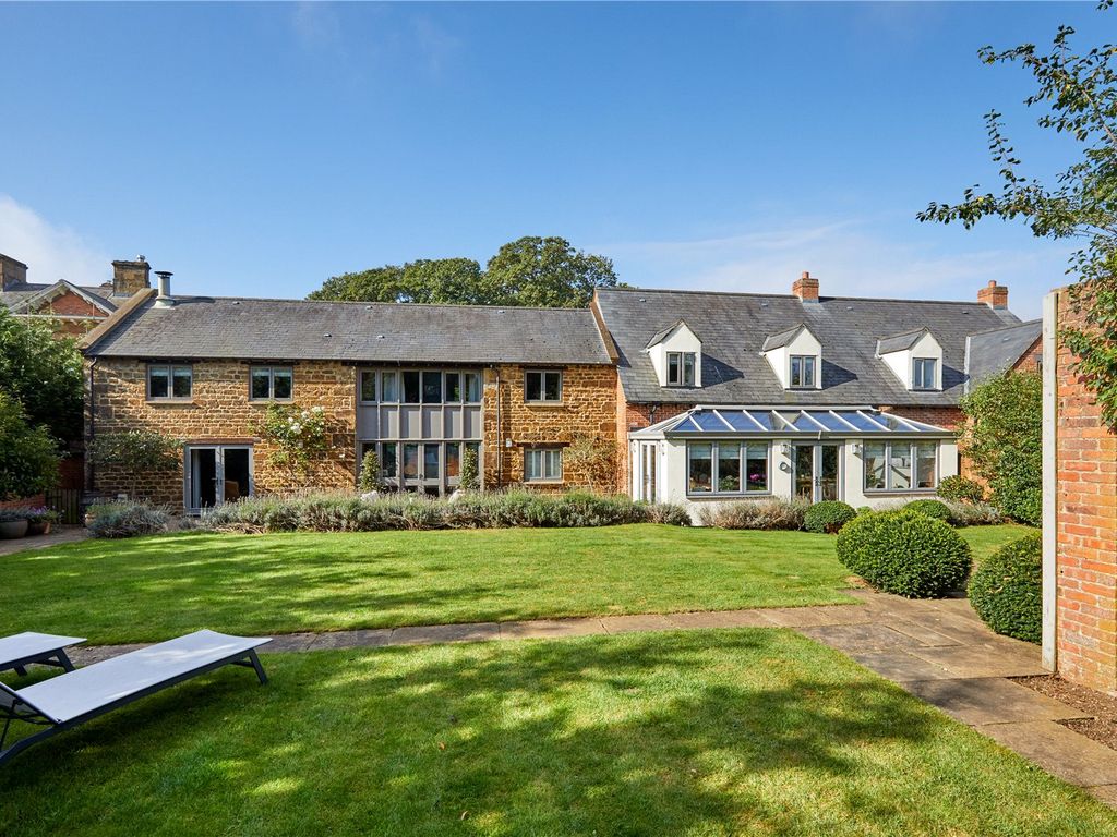 5 bed semidetached house for sale in Highlands, Lower Tadmarton