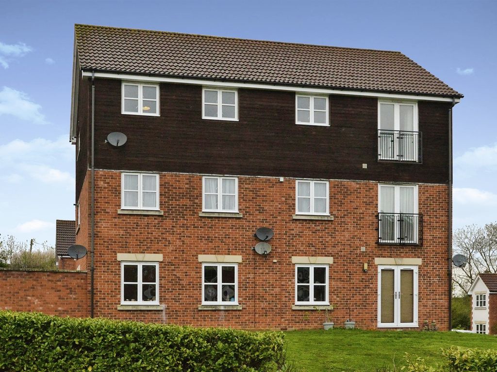 2 bed flat for sale in Chalgrove Field, Oakhill, Milton Keynes MK5 Zoopla