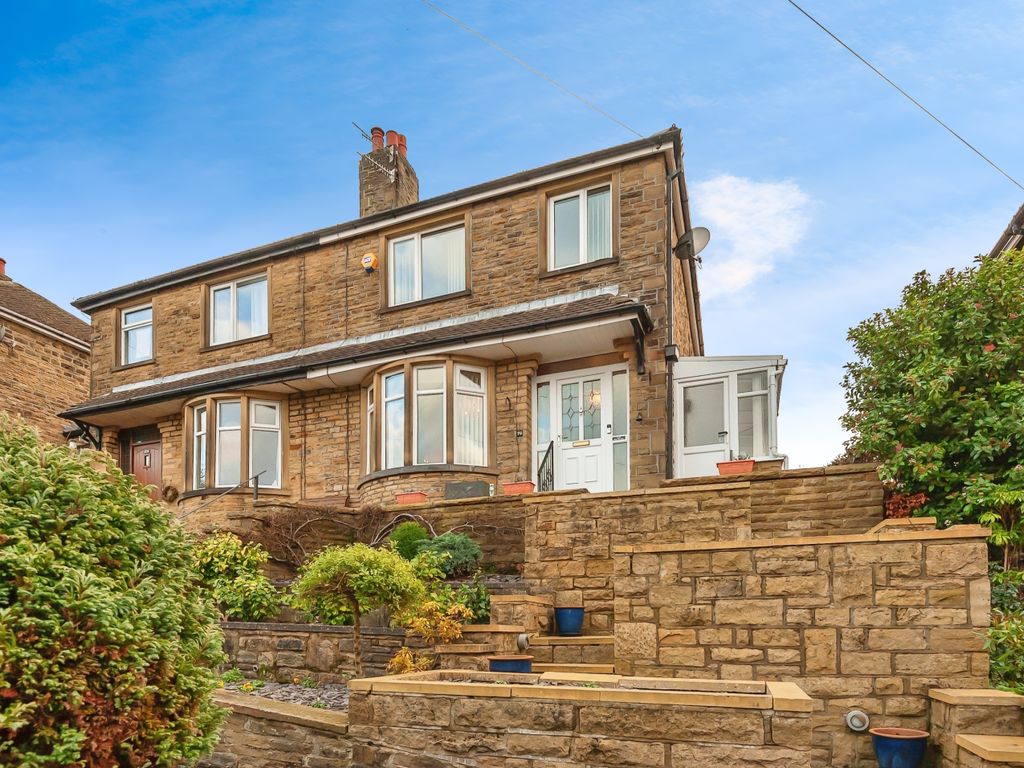 3 bed semidetached house for sale in Park Road, Bingley BD16, £325,000