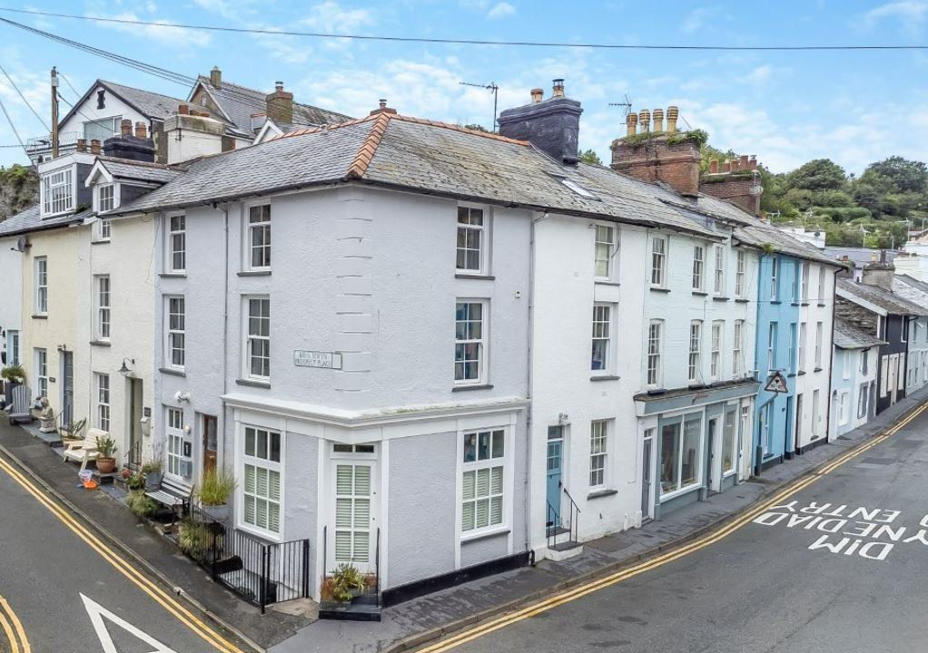 4 bed terraced house for sale in Prospect Place, Aberdovey, Gwynedd