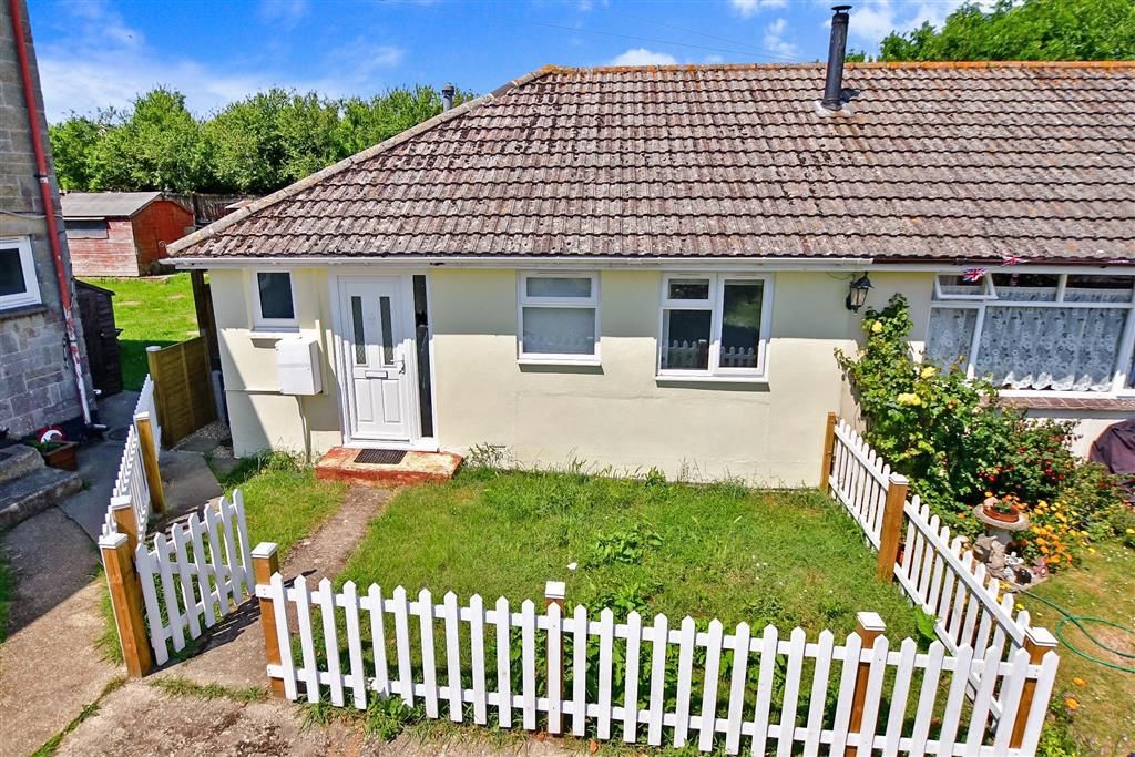 2 bed mobile/park home for sale in Fort Warden Road, Totland Bay, Isle