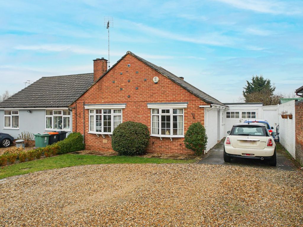3 bed semidetached bungalow for sale in St. Leonards Close, Leighton
