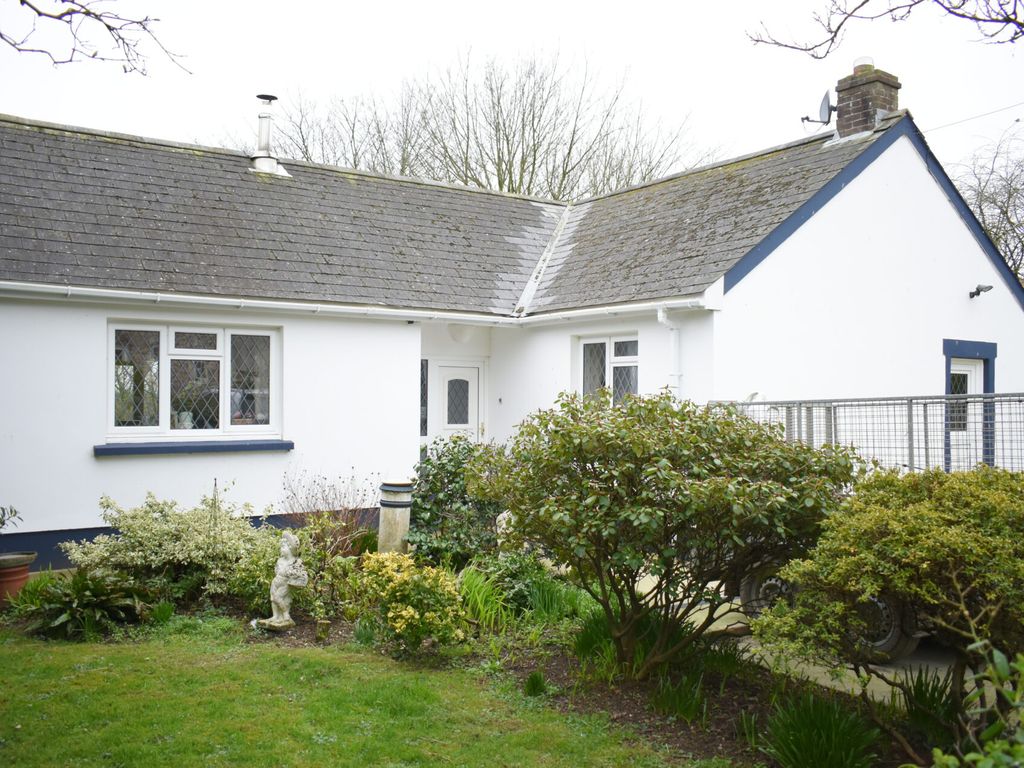 3 bed detached bungalow for sale in Spittal, Haverfordwest