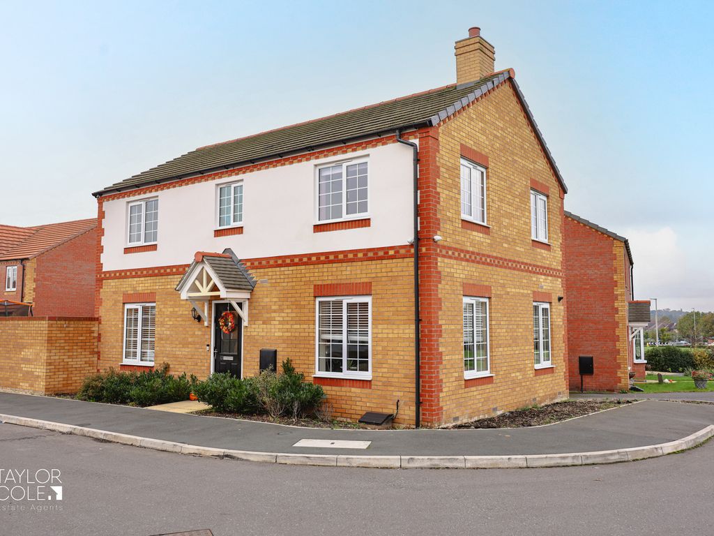 4 bed detached house for sale in Hoo Walk, Polesworth, Tamworth B78, £