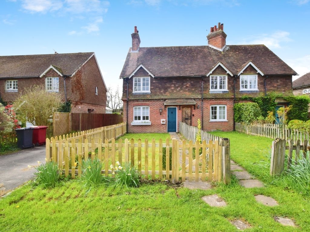 3 bed semidetached house to rent in Kirdford, Billingshurst RH14, £