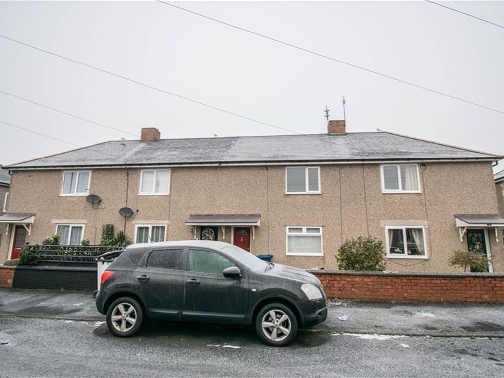 2 bed terraced house to rent in Castle Street, Hazlerigg, Newcastle
