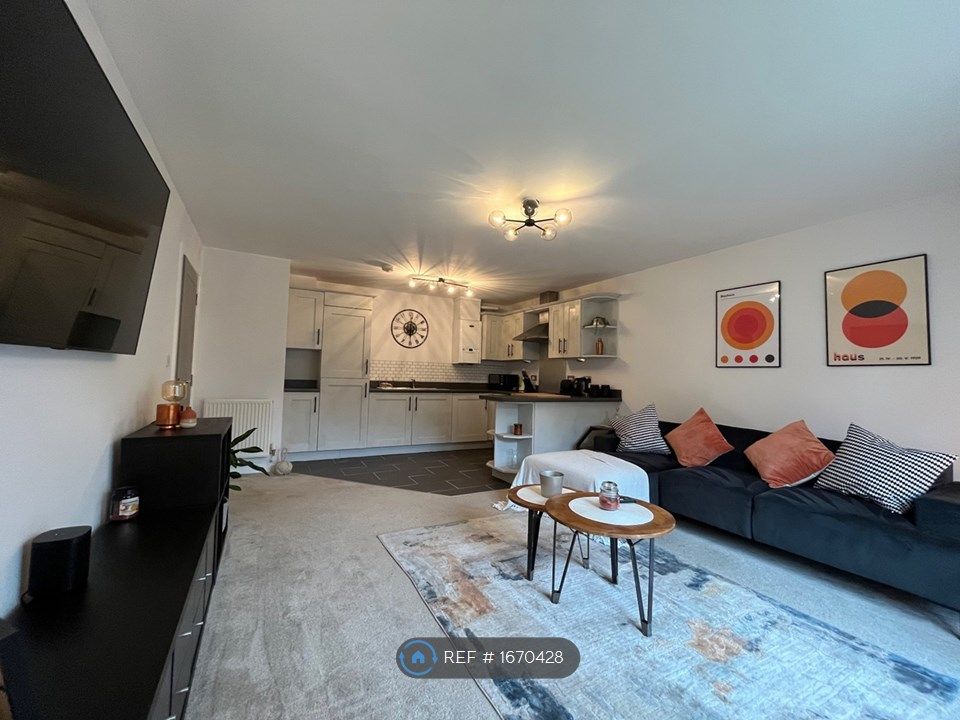 2 bed flat to rent in Castlecroft House, Wolverhampton WV3 Zoopla