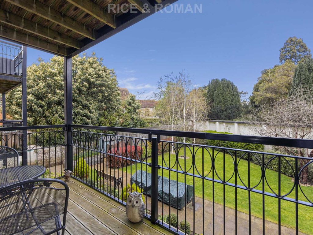 1 bed flat for sale in Ash Lodge, Walton On Thames KT12 Zoopla