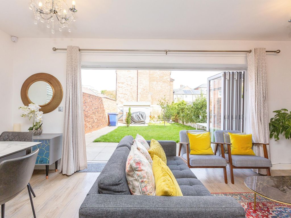 Toye Avenue, Whetstone N20  