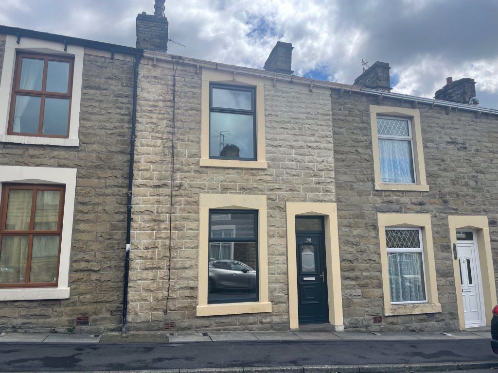 3 bed terraced house to rent in Stanley Street, Accrington, Lancashire