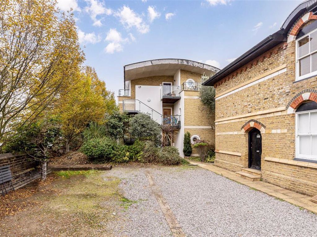 Old Station Way, London SW4  