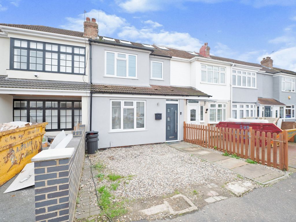 3 bed terraced house for sale in Clovelly Gardens, Romford RM7 Zoopla
