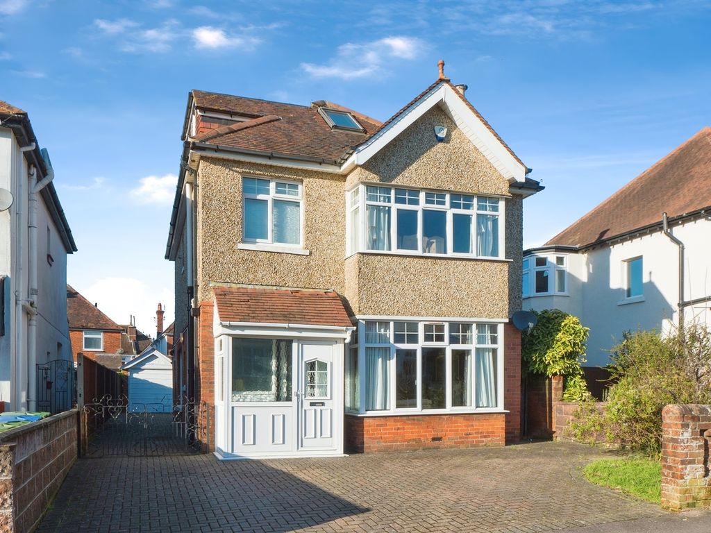 5 bed detached house for sale in Lumsden Avenue, Shirley, Southampton