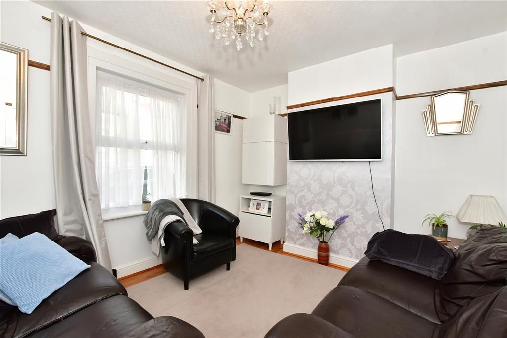 3 bed semidetached house for sale in Claremont Road, Hornchurch, Essex