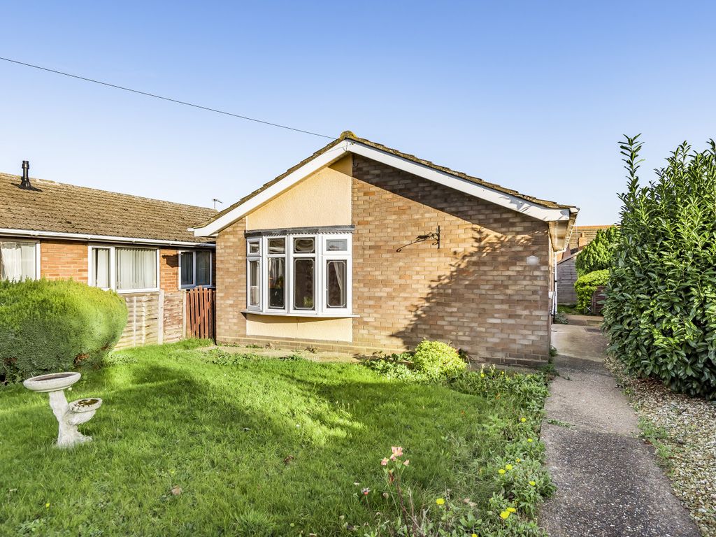 2 bed bungalow for sale in New Crescent, Cherry Willingham, Lincoln LN3
