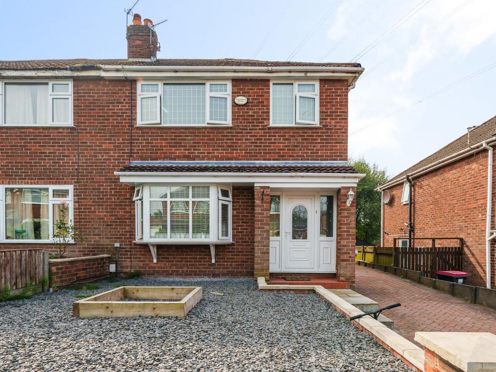 3 bed semidetached house for sale in Glynrene Drive, Swinton