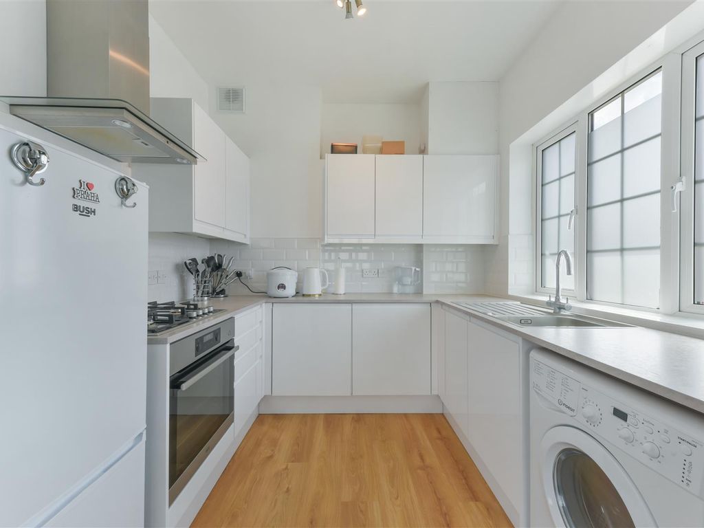 1 bed flat to rent in Cannon Hill Lane, London SW20 Zoopla
