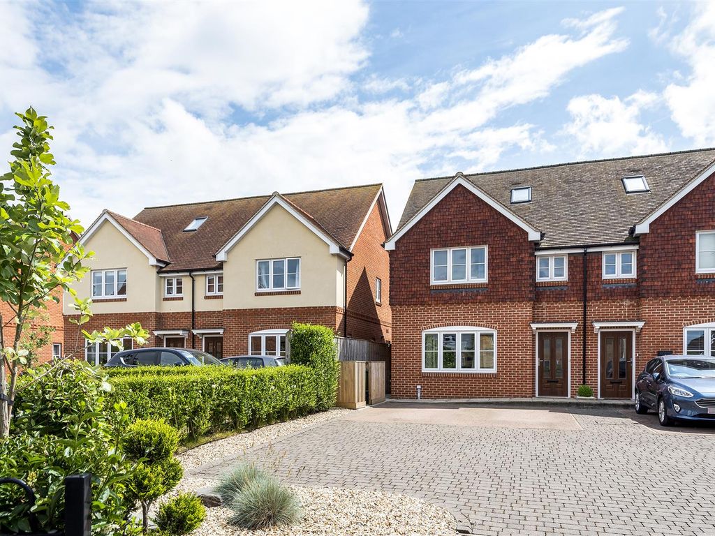 4 bed semidetached house for sale in The Old Courts, Wantage OX12 Zoopla