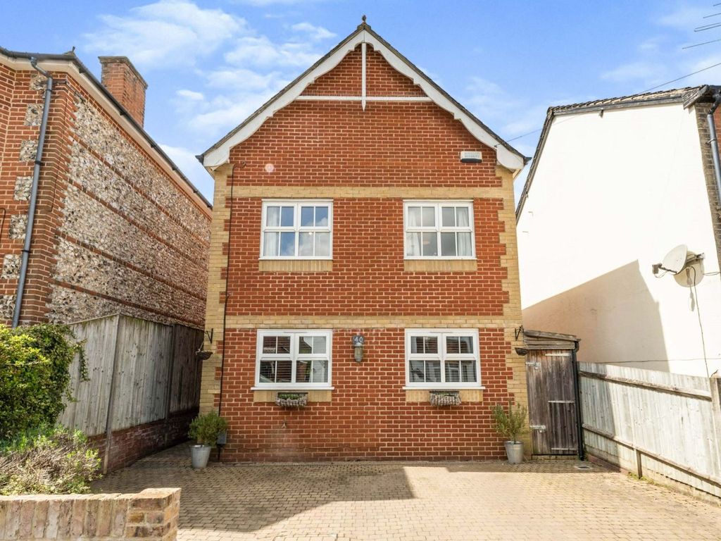 Down Road, Guildford GU1  