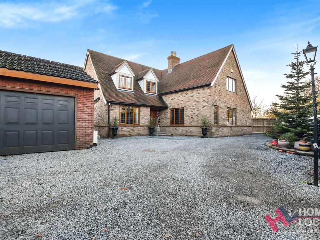 Bromfords Drive, Wickford, Essex SS12  