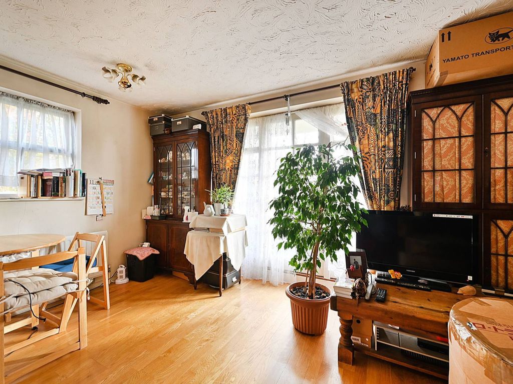 Shaftesbury Gardens, North Acton, London NW10  