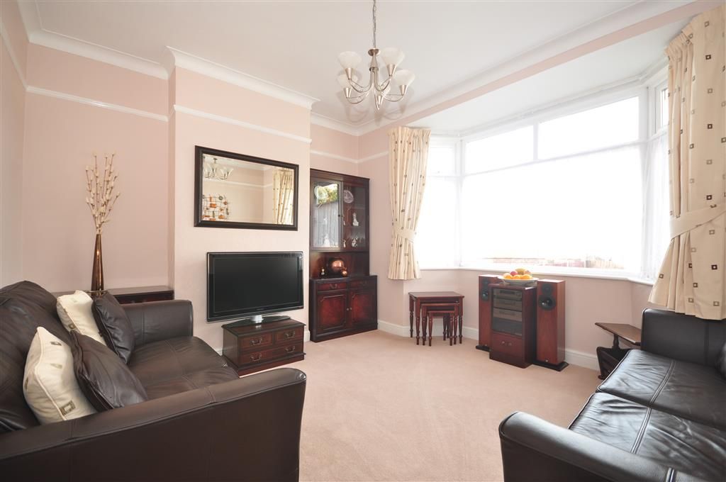 Property Details For Willow Room Willow Street Romford Rm7