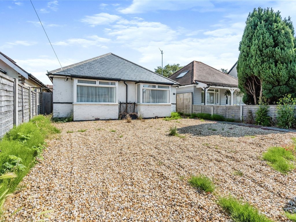 2 bed bungalow for sale in Chichester Road, Bognor Regis, West Sussex
