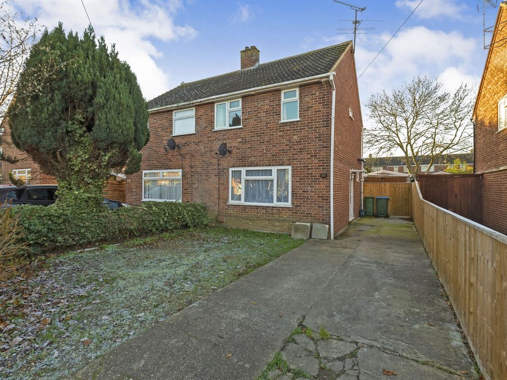 2 bed semidetached house for sale in Meadowcroft, Aylesbury HP19 Zoopla