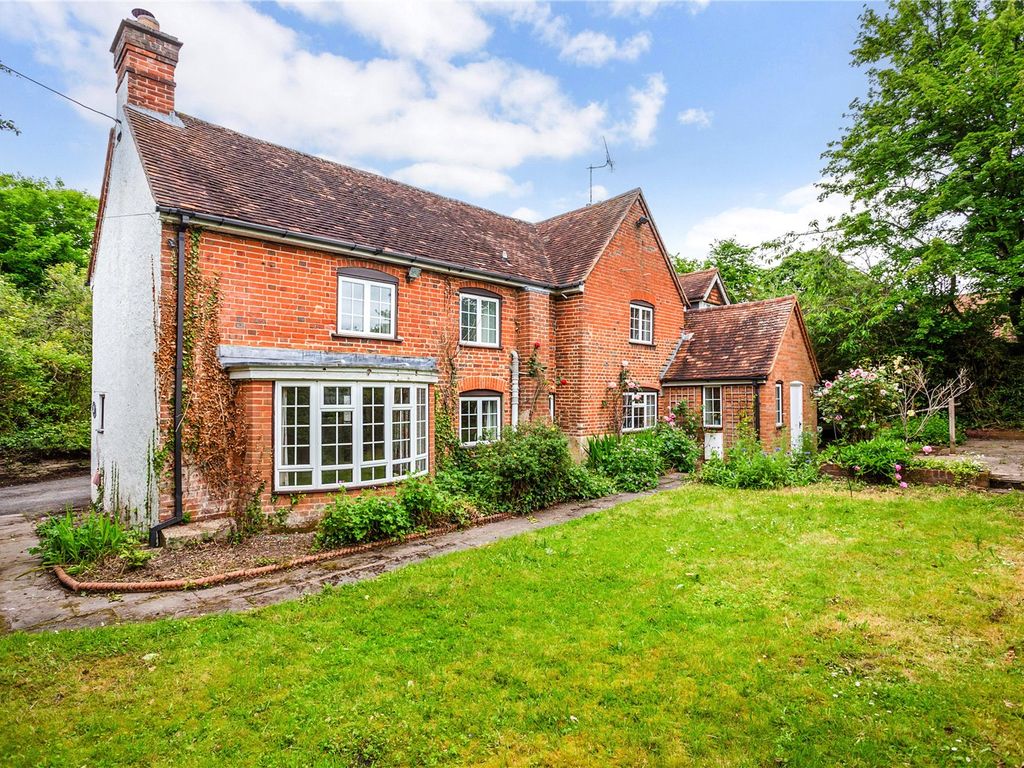 3 bed detached house for sale in Compton Street, Compton, Winchester