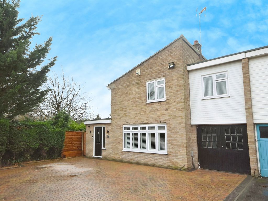4 bed semidetached house for sale in Gurton Road, Coggeshall