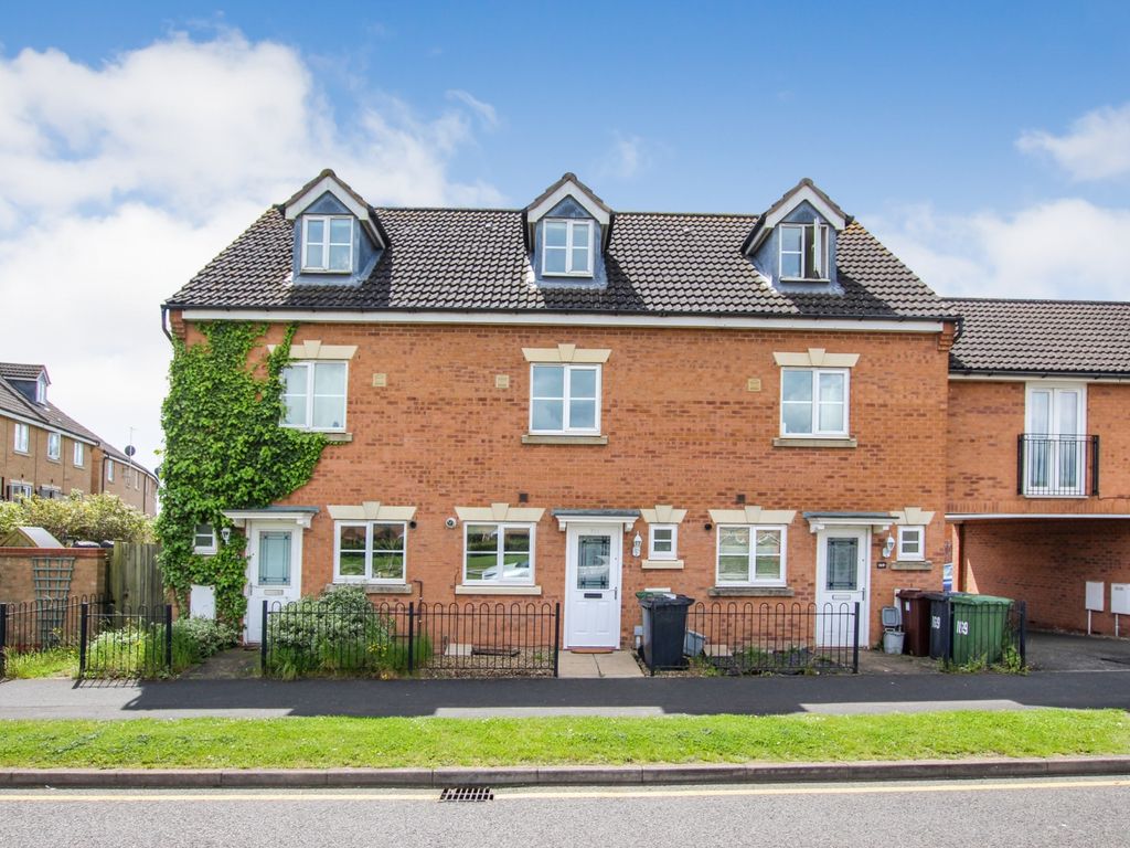 3 bed town house for sale in Hargate Way, Hampton Hargate, Peterborough