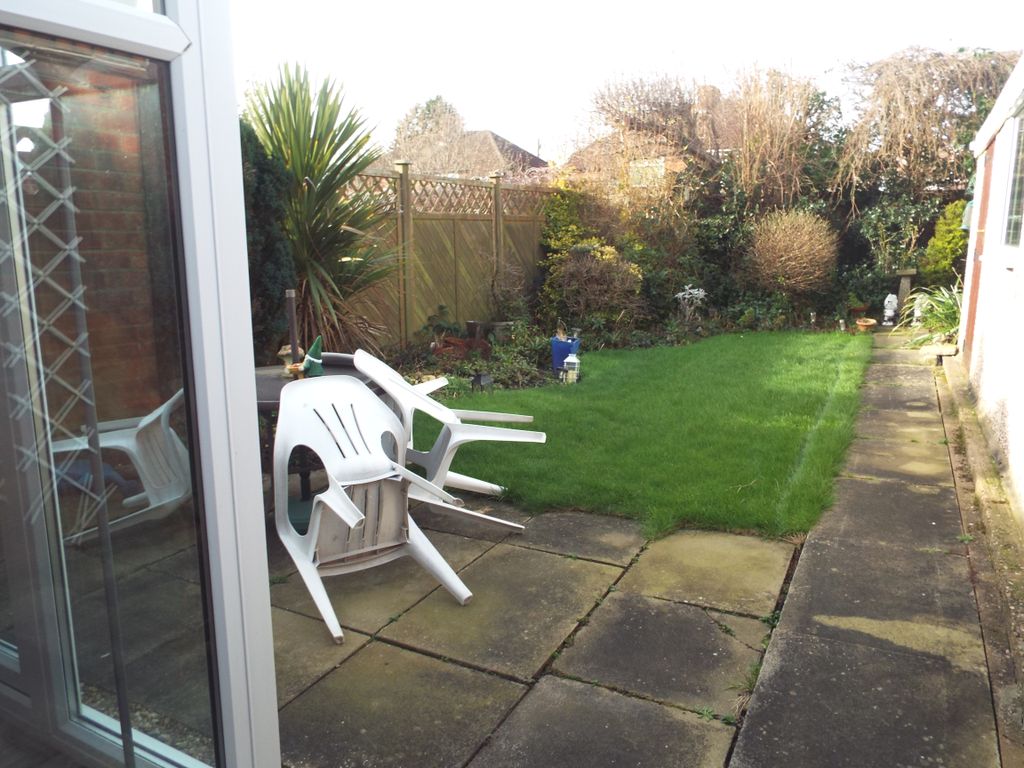 3 bed semidetached house for sale in Highfield Close, SuttonOnHull