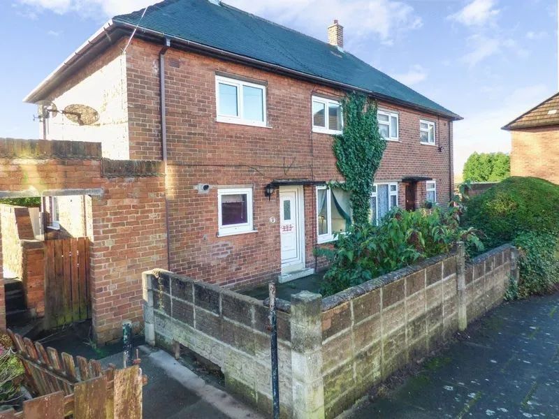 3 bed semidetached house for sale in Davy Close, Bucknall, StokeOn